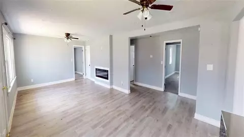 Living - 45 Salem St, Hampton, VA 23669 photo 5 of 8