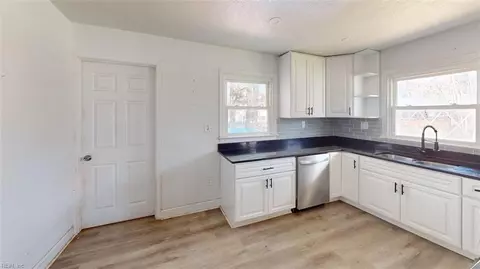 Entry Way - 45 Salem St, Hampton, VA 23669 photo 11 of 11
