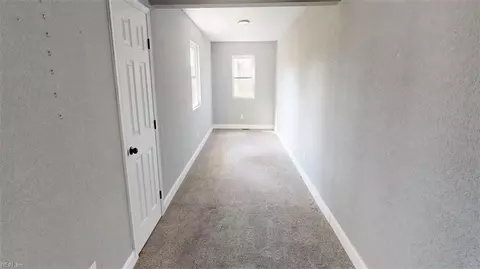 Entry Way - 45 Salem St, Hampton, VA 23669 photo 8 of 11