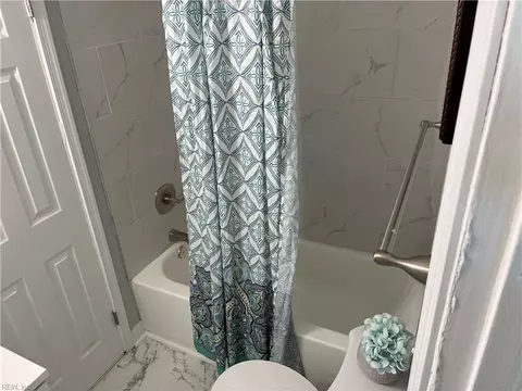 Bath - 6376 Palem Rd, Norfolk, VA 23513 photo 1 of 2