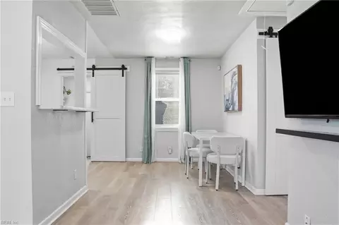 Dining - 3022 Herbert St, Norfolk, VA 23513 photo 1 of 2