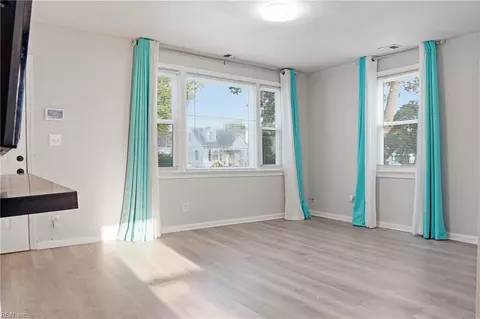 Living - 3022 Herbert St, Norfolk, VA 23513 photo 3 of 4