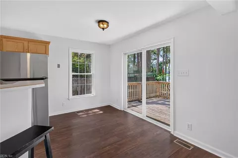 Entry Way - 2559 Red Bank Rd, Gloucester, VA 23061 photo 2 of 2