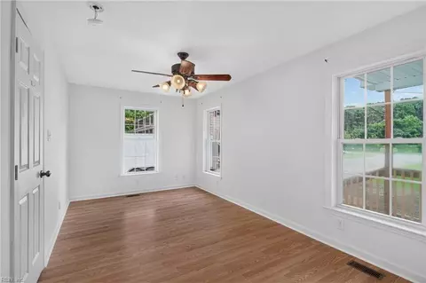 Bedroom - 2559 Red Bank Rd, Gloucester, VA 23061 photo 2 of 6