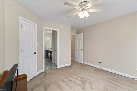 Bedroom - 3 Blackberry Ln, Hampton, VA 23669 photo 4 of 8