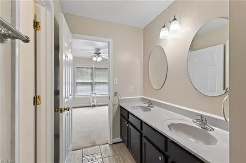 Bath - 3 Blackberry Ln, Hampton, VA 23669 photo 3 of 6