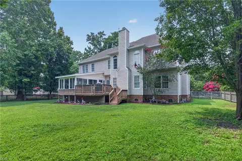 Exterior - 3 Blackberry Ln, Hampton, VA 23669 photo 6 of 8