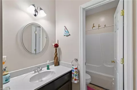 Bath - 3 Blackberry Ln, Hampton, VA 23669 photo 1 of 6