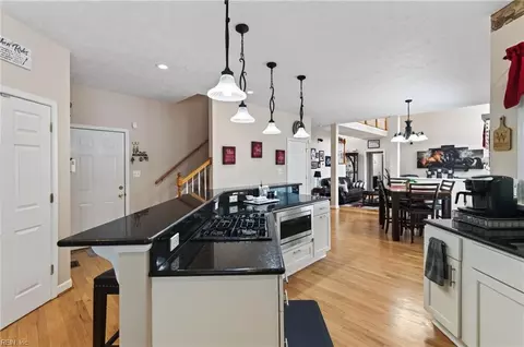 Kitchen - 3 Blackberry Ln, Hampton, VA 23669 photo 4 of 5