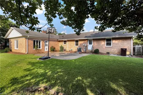 Exterior - 2860 Greenview Rd, Chesapeake, VA 23321 photo 3 of 6