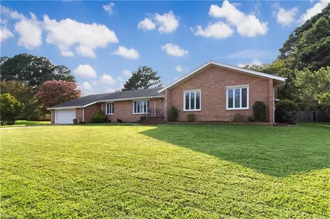 Exterior - 2860 Greenview Rd, Chesapeake, VA 23321 photo 2 of 6