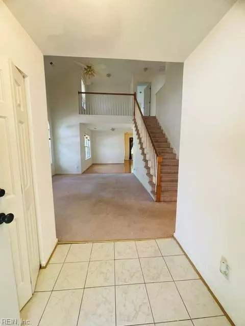 Entry Way - 956 Allendale Dr, Hampton, VA 23669 photo 1 of 4