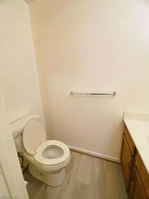 Bath - 956 Allendale Dr, Hampton, VA 23669 photo 1 of 2