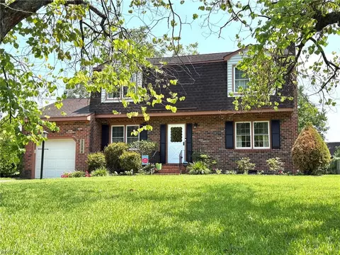 5213 Greenbrook Dr, Portsmouth, VA 23703