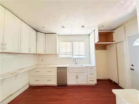8518 Circle Dr, Norfolk, VA 23503 photo 2