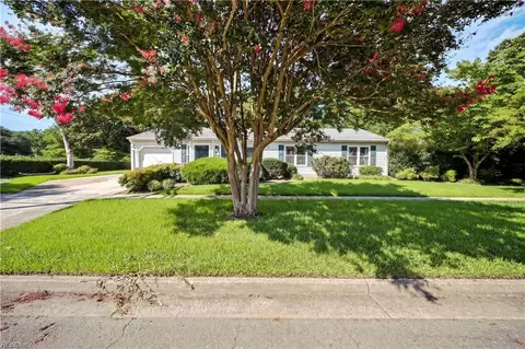 Exterior - 108 E Westmont Ave, Norfolk, VA 23503 photo 2 of 8