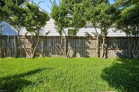 Exterior - 108 E Westmont Ave, Norfolk, VA 23503 photo 4 of 8