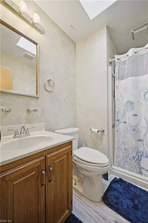 Bath - 108 E Westmont Ave, Norfolk, VA 23503 photo 3 of 3
