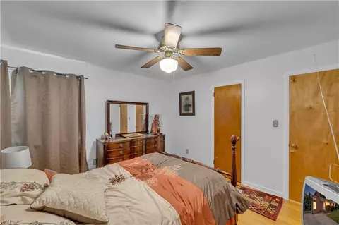 Bedroom - 21 Corey Cir, Hampton, VA 23663 photo 12 of 15