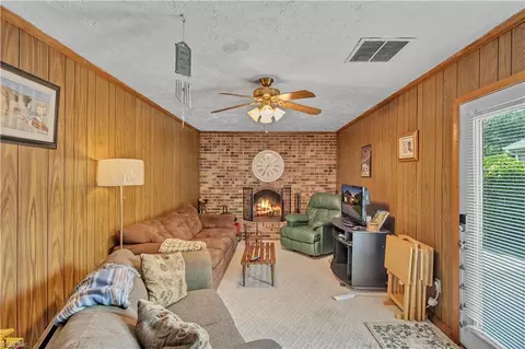 Living - 21 Corey Cir, Hampton, VA 23663 photo 5 of 5