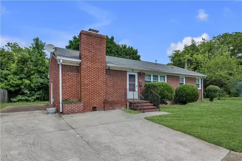 Exterior - 21 Corey Cir, Hampton, VA 23663 photo 4 of 5