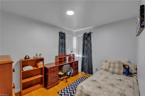 Bedroom - 21 Corey Cir, Hampton, VA 23663 photo 14 of 15