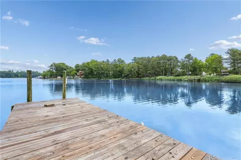 975 Lacon Dr, Newport News, VA 23608