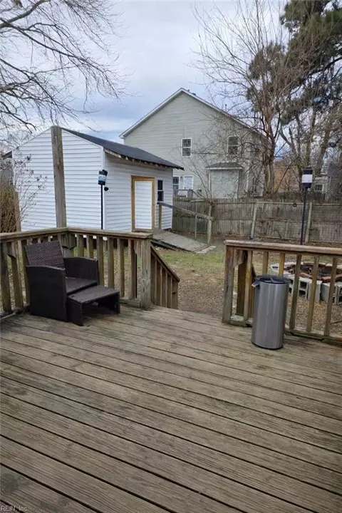 Exterior - 714 Grove St, Hampton, VA 23664 photo 3 of 4