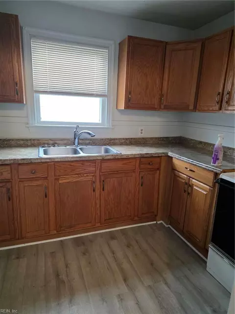 Kitchen - 714 Grove St, Hampton, VA 23664 photo 2 of 2