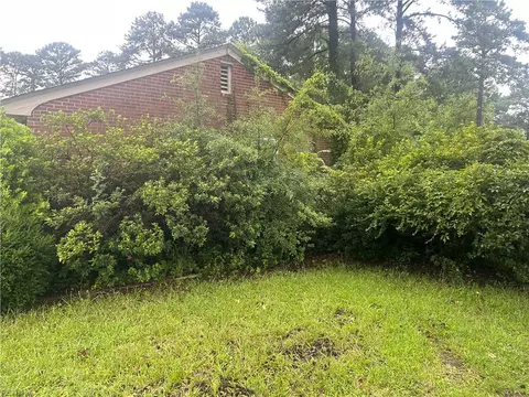 4024 Oak Dr, Chesapeake, VA 23321 photo 5