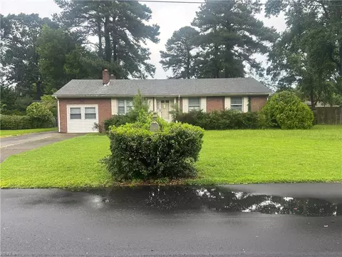4024 Oak Dr, Chesapeake, VA 23321 photo 2