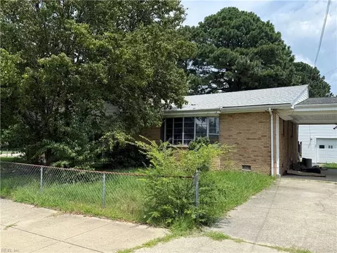 648 Hemlock Ave, Hampton, VA 23661 photo 3