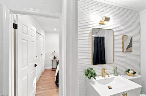 Bath - 4111 Williamson St, Chesapeake, VA 23324 photo 4 of 5