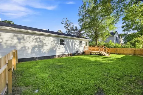 Exterior - 4111 Williamson St, Chesapeake, VA 23324 photo 4 of 7