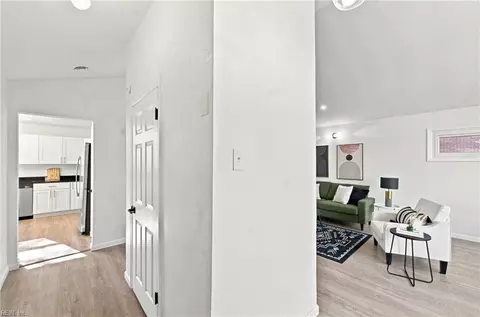 Entry Way - 4111 Williamson St, Chesapeake, VA 23324 photo 1 of 4