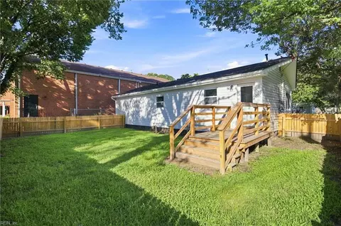 Exterior - 4111 Williamson St, Chesapeake, VA 23324 photo 2 of 7