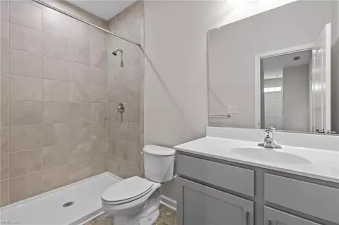 Bath - 204 Freeman Dr, Hampton, VA 23666 photo 2 of 2