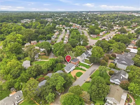 View/Area - 3805 Chesapeake Ave, Hampton, VA 23661 photo 5 of 9