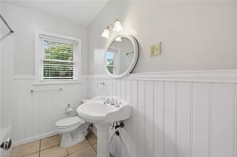 Bath - 3805 Chesapeake Ave, Hampton, VA 23661 photo 2 of 3