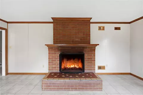Living - 3805 Chesapeake Ave, Hampton, VA 23661 photo 4 of 6