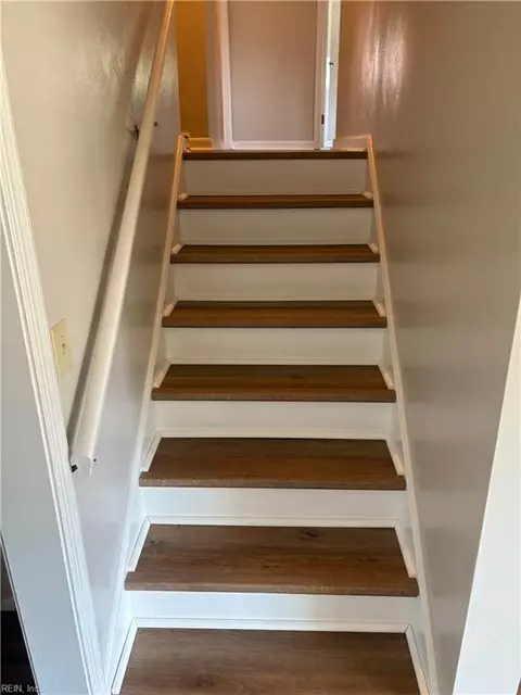 Entry Way - 3805 Chesapeake Ave, Hampton, VA 23661 photo 2 of 3
