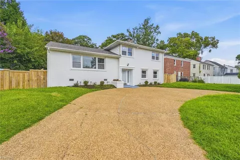 Exterior - 3805 Chesapeake Ave, Hampton, VA 23661 photo 4 of 8