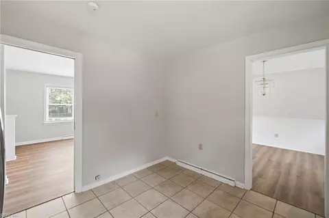 Entry Way - 3805 Chesapeake Ave, Hampton, VA 23661 photo 4 of 4