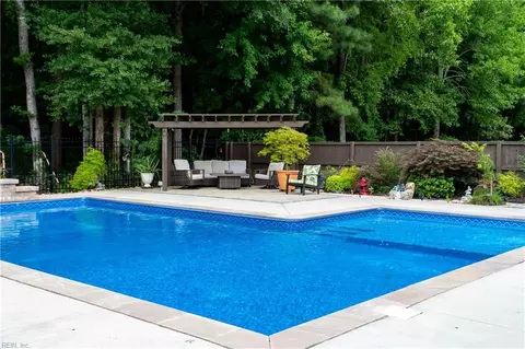 1841 Laurel Oak Ln, Virginia Beach, VA 23453