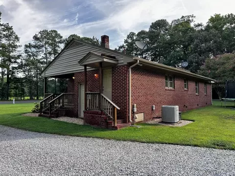 Exterior - 27005 Meherrin Rd, Capron, VA 23829 photo 12 of 17