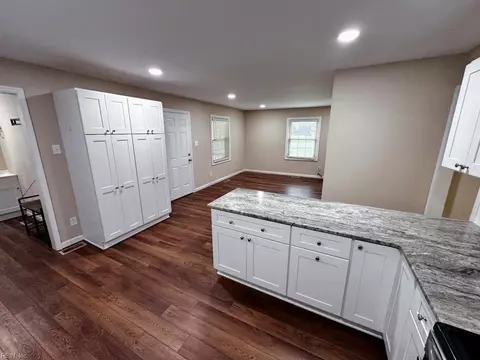 Entry Way - 27005 Meherrin Rd, Capron, VA 23829 photo 1 of 3