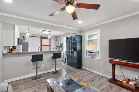 Entry Way - 504 Marion Rd, Hampton, VA 23663 photo 1 of 3