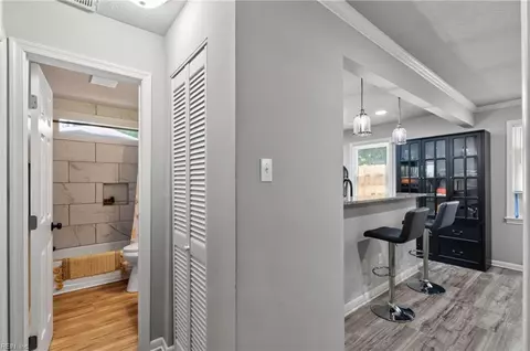 Entry Way - 504 Marion Rd, Hampton, VA 23663 photo 2 of 3