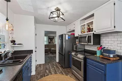 Kitchen - 7011 Tracey Ct, Gloucester, VA 23061 photo 4 of 4