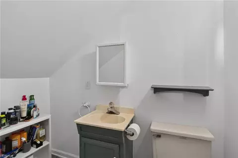 Bath - 7011 Tracey Ct, Gloucester, VA 23061 photo 4 of 4
